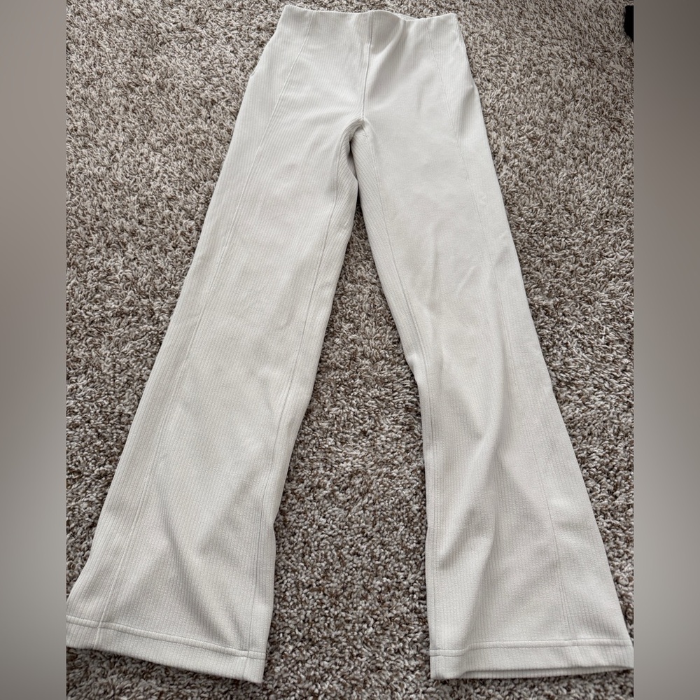 Lululemon Ribbed Cream Pants size 4
